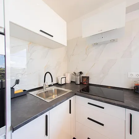 Amazing With Stunning Views Apartment